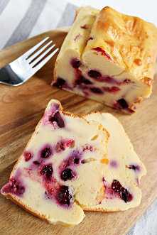 Jogurtowiec z owocami - prosty przepis na fit ciasto jogurtowe z owocami
Jogurtowiec z owocami - prosty przepis na fit ciasto z owocami. Mam dla Was łatwy i szybki przepis na ci...