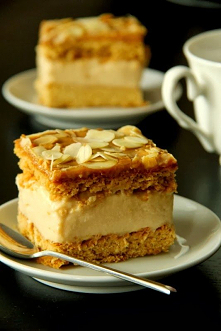 Crispy Biscuits : Krówka na miodowym cieście
Krówka na miodowym cieście; ciasto toffi