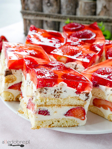 Pyszne ciasto z truskawkami