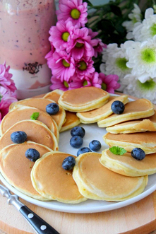 Mleczne placuszki i szybki koktajl – pomysł na śniadanie | Słodkie okruszki
Mleczne placuszki i szybki koktajl - pomysł na śniadanie Moja rodzina uwielbia wszelkie placki, racuc...