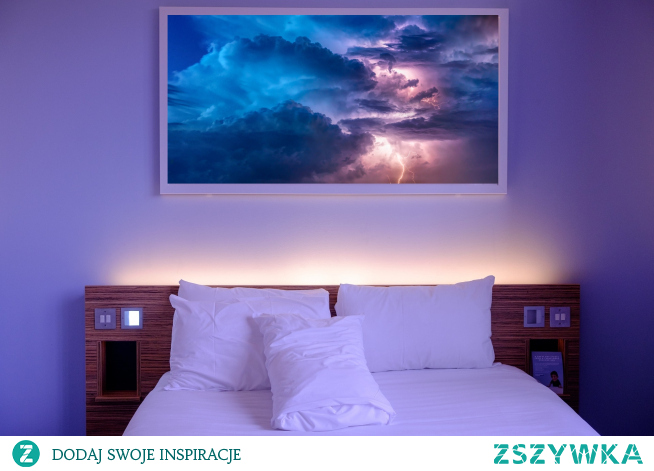 Obraz z niezwykłym niebem dodanie niesamowitego charakteru. Dzięki niemu w sposób wyjątkowy zrelaksujesz się w swojej sypialni. 

Zapraszamy do odwiedzin naszego sklepu

#plakat #rysunek #zdjęcie #dekoracje #dom #sypialnia #miłość #rakbis