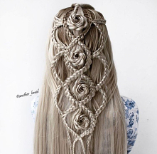 fantastyczne misterne warkocze samouka 2Tout2Rien Trendafilka Kirova jest macedońską artystką samoukiem, która tworzy fantastyczne misterne warkocze w wyrafinowanych fryzurach.