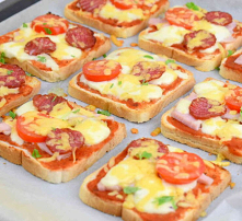 Obiady | Kuchnia na Wypasie
Jeśli szukasz pomysłu na pyszne i szybkie śniadanie na ciepło lub błyskawiczny obiad, zobacz przepis na chrupiące tosty à la pizza.