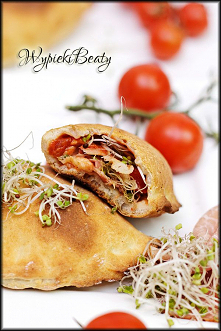 Minicalzone, czyli włoskie pierogi - Najlepsze przepisy | Blog kulinarny - Wypieki Beaty
Przepis na pyszne włoskie calzone w wersji mini - idealne na imprezy i nie tylko.