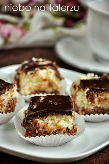 Biszkopt z masą kokosową