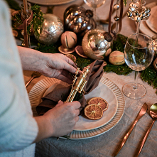 dekoracje świątecznego stołu meble-woskowane.com.pl #dekoracje #swiatecznedekoracje #meble #jadalnia