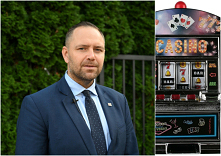 VETOMAT
(bajka dla dzieci z klas IV - VIII)

Wiek dwudziesty pierwszy nam przyniósł w życiu wiele zmian.
Klimat zmienił, a poza tym "rozsiał" wkoło automaty.
Wiele z n...