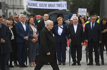 KACZE MIESIĄCZKOWANIE
Od &...