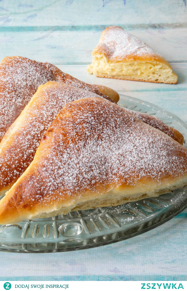 Bułeczki drożdżowe z twarogiem