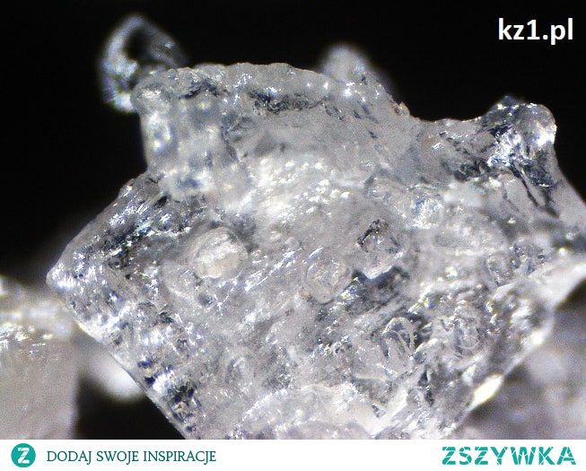 Sól pod mikroskopem.