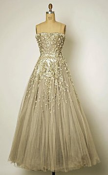 Dior 1947