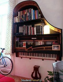 Fortepianowa półka