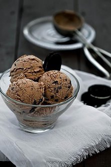 Lody kakaowe z ciastkami or...