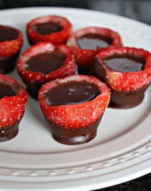 truskawki z czekoladą