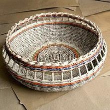 kosz z papierowej wikliny