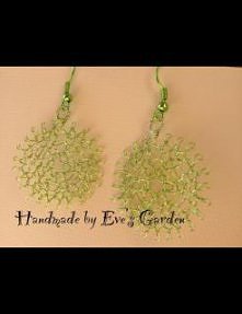 Małe rozetki z druciku,szydełkowane