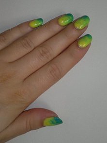 cieniowane paznokcie