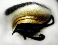 Makijaż inspirowany Okiem H...