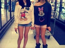 muszę zdobyć takie bluzy ;)