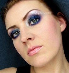 Granatowo-fioletowy smok