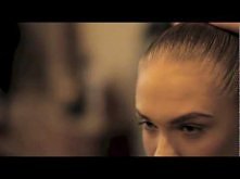 Podwojny koczek w stylu Jessie Ware