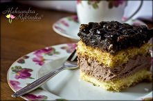 pijane rodzynki ...

Składniki na biszkopt:


    9 jajek
    1,5 szklanki mąki (najlepiej tortowej)
    1,5 szklanki cukru
    1 łyżeczka proszku do pieczenia (opcjonalnie*)
  ...