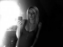 ta dziewczyna juz wie jak jest po tamtej stronie,,,,,Kamila M. tak bardzo kochała Andrzeja B. ps. Żółw, że planowała wziąć z nim ślub jak tylko skończy 18 lat. O swoich zamiarac...