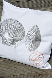 bawełniana poduszka dekoracyjna z muszlami od tendom.pl