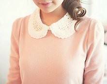 Uwielbiam takie sweterki i kołnierzyki :) Dziewczęcoo ;d