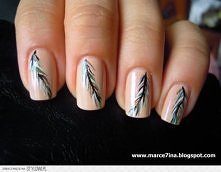 piórka na paznokciach :)