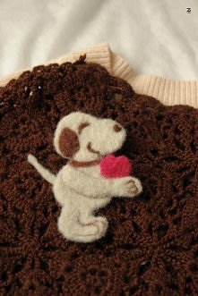 Snoopy broszka filcowa