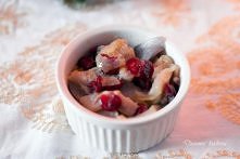 śledzie z żurawiną i olejem rydzowym