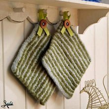 proste zawieszki na ręczniki kuchenne:)