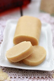 Domowa masa marcepanowa