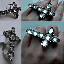 Śliczny pierścionek krzyż na dwa palce. Jeśli ktoś chce kupić może napisać do mnie :)