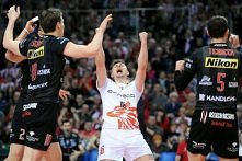 Emocje i nieprzewidywalno?? to co? co jest w tej grze niesamowitego, po?wi?cenie i serce wk?adane w ka?d? akcj?, ka?d? pi?k?, si?a i walka do samego ko?ca... po prostu kocham &l...