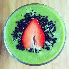 Mango-Banana-Spinach Smoothie