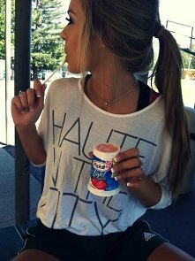 śliczne skromne paznokcie <3