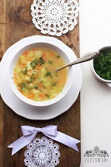 Tradycyjna zupa ogórkowa