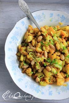 Pyszne i zdrowe jedzonko - ziemniaki, fasola i kapusta. Polecam!