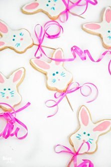 jak zrobić lukrowane ciasteckza na patyku - film tutorial DIY