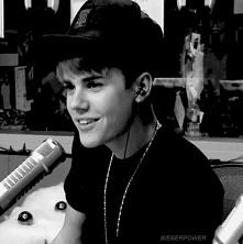 Justin.Nie jestem Belieber ale bardo go lubię :)