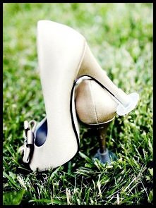 Spacer po trawie staje się o niebo lepszy :)