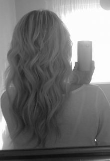 Na dzisiejsze śniadanie, postanowiłam zrobić sobie delikatne loczki. Strasznie mi się podobają! :)