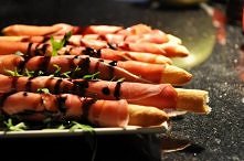 Paluszki Grissini z szynką parmeńską