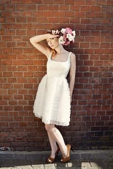 Suknia ślubna: Tara, Atelier Desirer
Biżuteria: YES
Bukiet ślubny: Eva Klimek, Floral Concept Store
Buty: MYS Shoes
Fotografie: Ela i Michał Barteczko