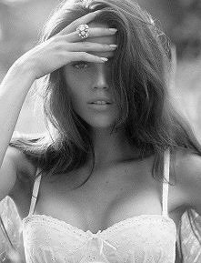 piękna kobieta...lubicie czarno-białe zdjęcia?