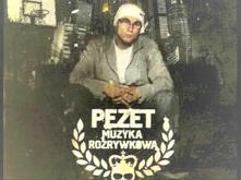 Pezet - w moim świecie <3
 W moim innym świecie nawet gdy jest ciężko
Tylko razem zawsze lądujemy miękko
I łączy nas namiętność, z której mogą szydzić
Lecz dopóki jesteś ...