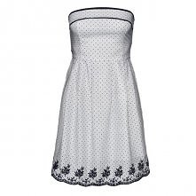 Lato w białej sukience