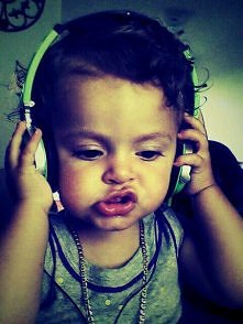 słuchawki na uszy i można o...